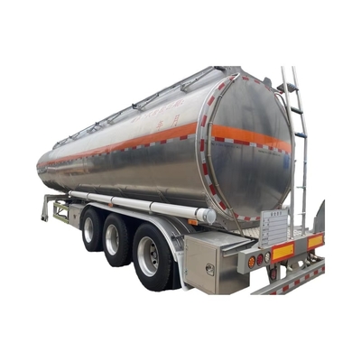 CIMC Semi-trailer Tanker nhiên liệu mạnh mẽ: Được thiết kế để vận chuyển nhiên liệu lỏng và vật liệu nguy hiểm một cách an toàn và hiệu quả