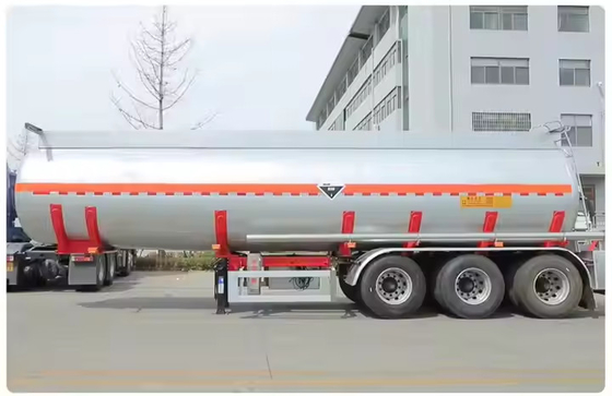 3 trục 13150 * 2500 * 4100mm Với cách điện chân không 26CBM 2 máy đo áp suất LNG Tank Semi-trailer